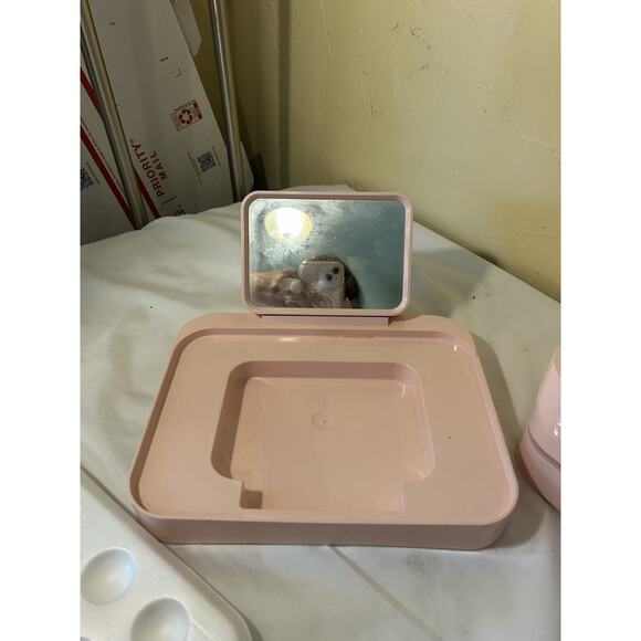 Mary Kay Cosmetics Pink Train Case Vintage 1960’s Travel Makeup Case 6 Mirrors - Picture 9 of 12